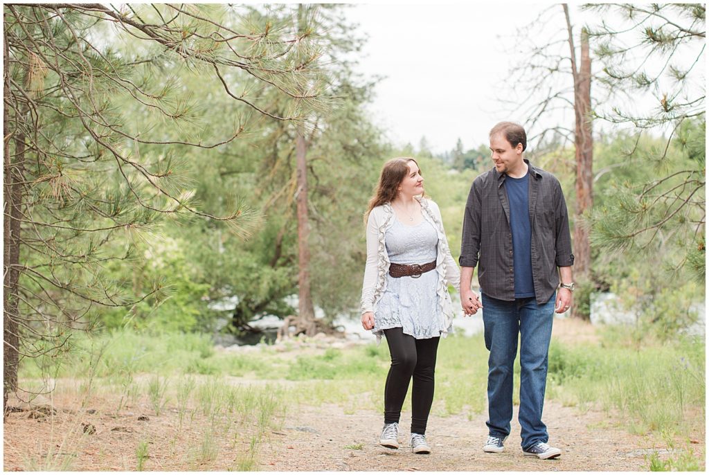 Spokane river engagement pictures