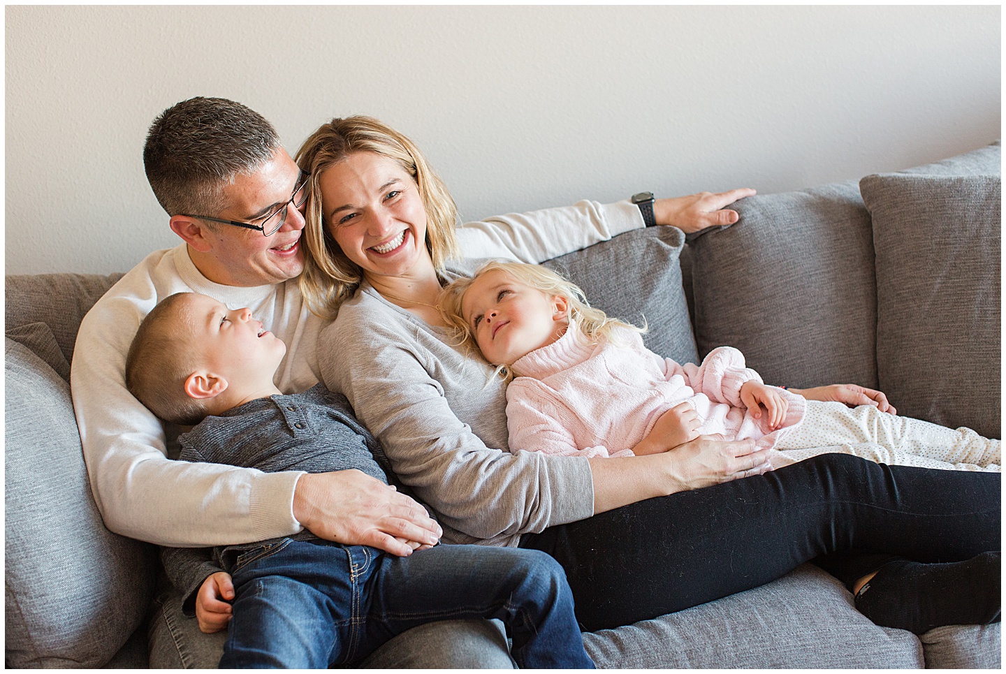 Winter snow and cocoa family session Tiffany Joy W Photography