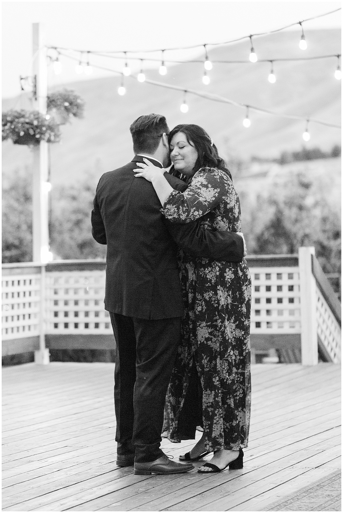 Wenatchee Mountain view wedding navy and maroon Tiffany Joy W Photography