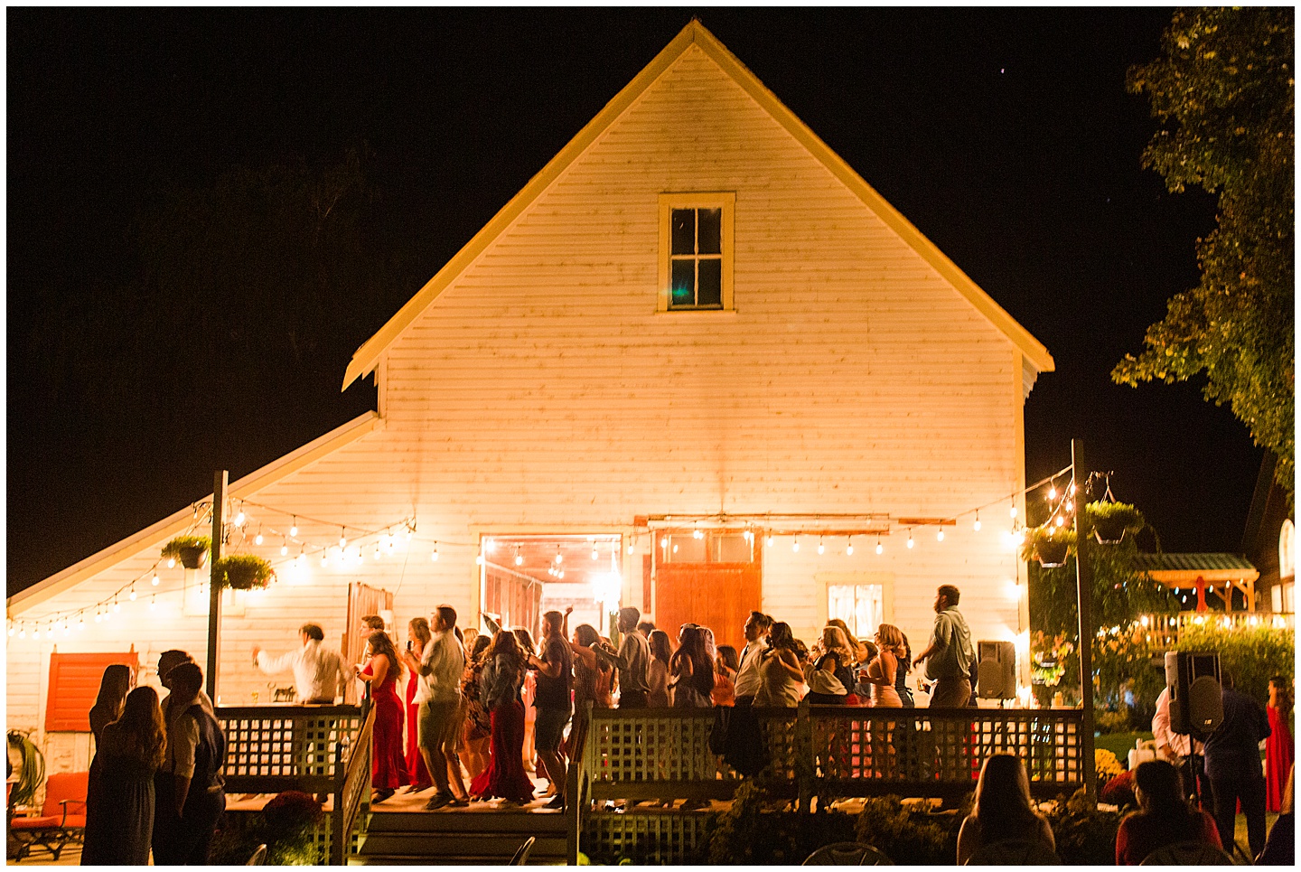 Wenatchee Mountain view wedding navy and maroon Tiffany Joy W Photography